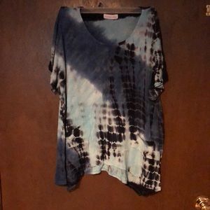 Maddie Larue Tie Dye Top w/ pockets